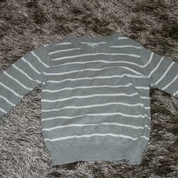 Children’s Place sweater - Picture 1 of 1